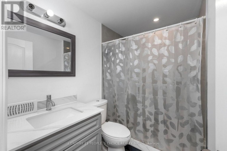 UPPER - 64 COLDWELL BAY CIRCLE, Vaughan (Kleinburg), Ontario, L4H5E9