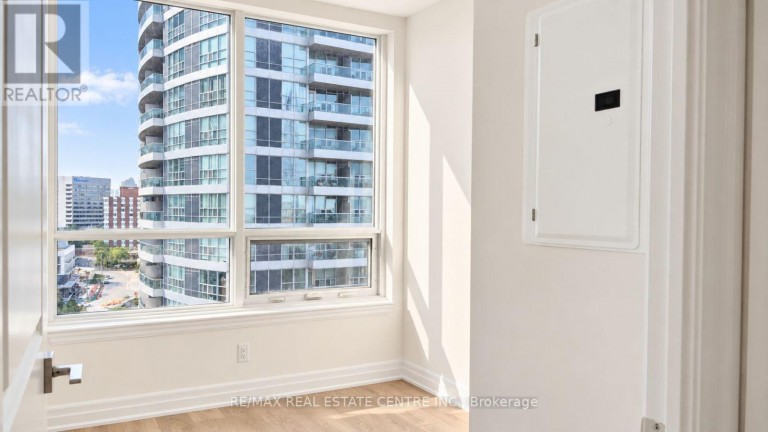1001 - 30 ELM DRIVE W, Mississauga (City Centre), Ontario, L5B1L9
