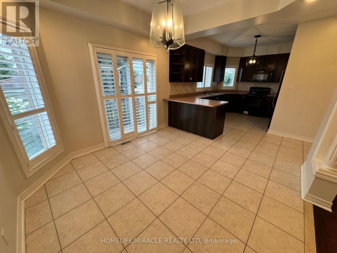 6 SWEET BRIAR LANE, Brampton (Snelgrove), Ontario, L6Z4V3