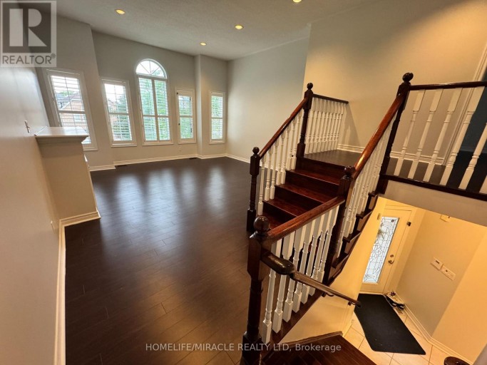6 SWEET BRIAR LANE, Brampton (Snelgrove), Ontario, L6Z4V3