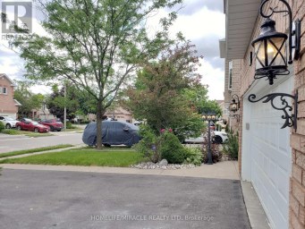 6 SWEET BRIAR LANE Brampton (Snelgrove) Ontario photo 2