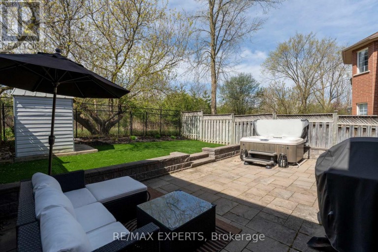 28 CRESTRIDGE DRIVE, Caledon (Bolton North), Ontario, L7E2T7