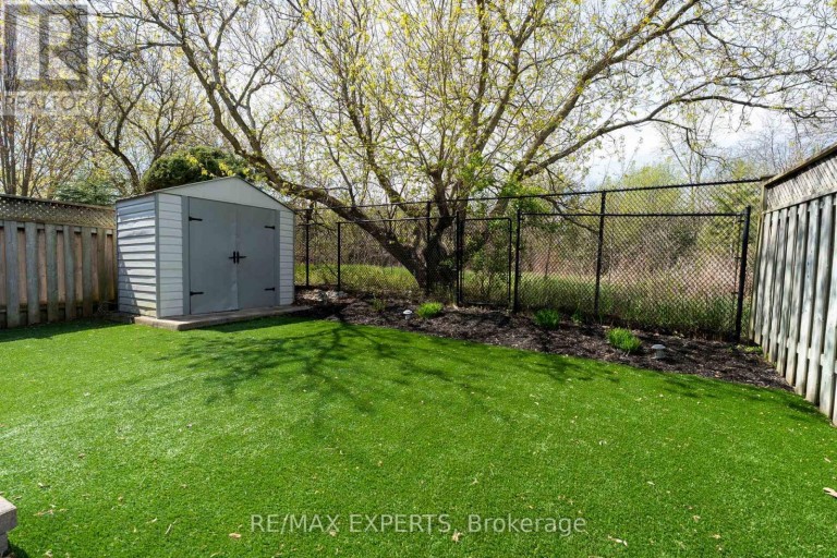 28 CRESTRIDGE DRIVE, Caledon (Bolton North), Ontario, L7E2T7