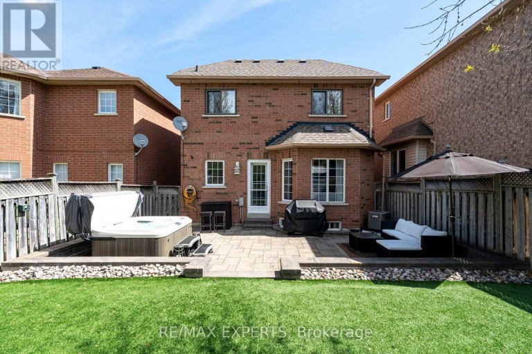 28 CRESTRIDGE DRIVE, Caledon (Bolton North), Ontario, L7E2T7