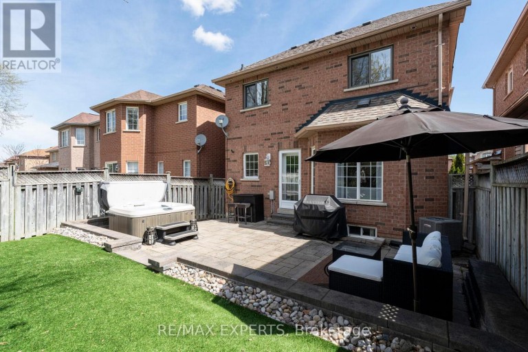 28 CRESTRIDGE DRIVE, Caledon (Bolton North), Ontario, L7E2T7