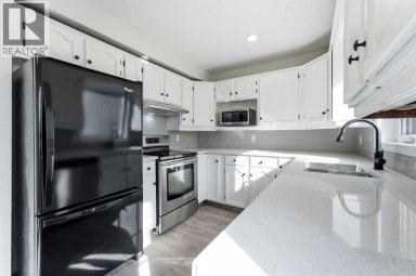 2, 2132 35 Avenue SW Calgary Alberta photo 11