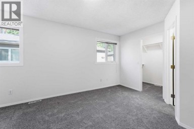 2, 2132 35 Avenue SW Calgary Alberta photo 18