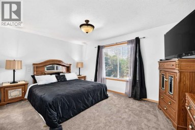 184 Douglas Ridge Green SE Calgary Alberta photo 17