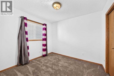 184 Douglas Ridge Green SE Calgary Alberta photo 25