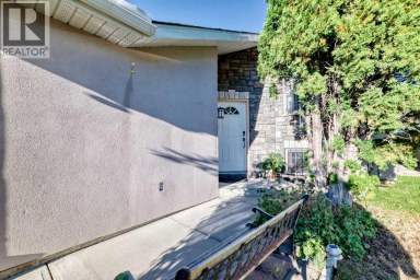 184 Douglas Ridge Green SE Calgary Alberta photo 4