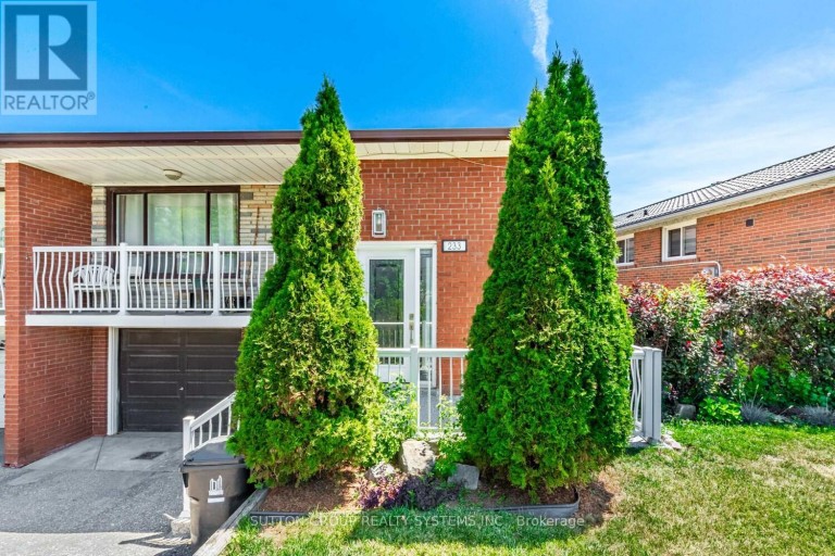 UPPER - 233 HULLMAR DRIVE, Toronto (Black Creek), Ontario, M3N2G2
