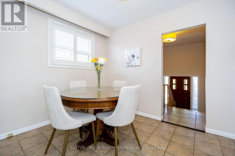 UPPER - 233 HULLMAR DRIVE, Toronto (Black Creek), Ontario, M3N2G2