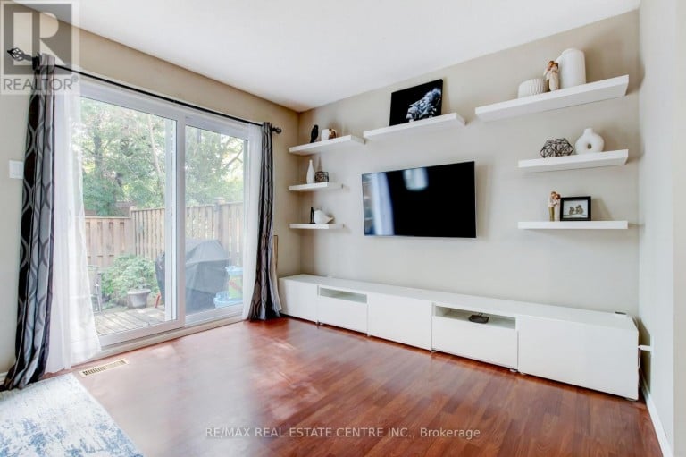 108 - 45 HANSEN ROAD N, Brampton (Madoc), Ontario, L6V3C5