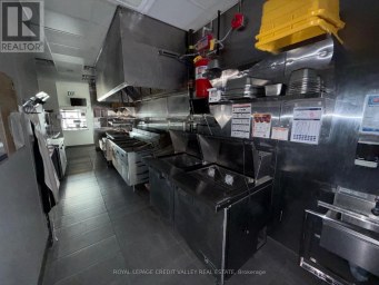 200 FITCH STREET Welland (Prince Charles) Ontario photo 12