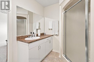 11 MONROE COURT Prince Edward County (Wellington Ward) Ontario photo 12