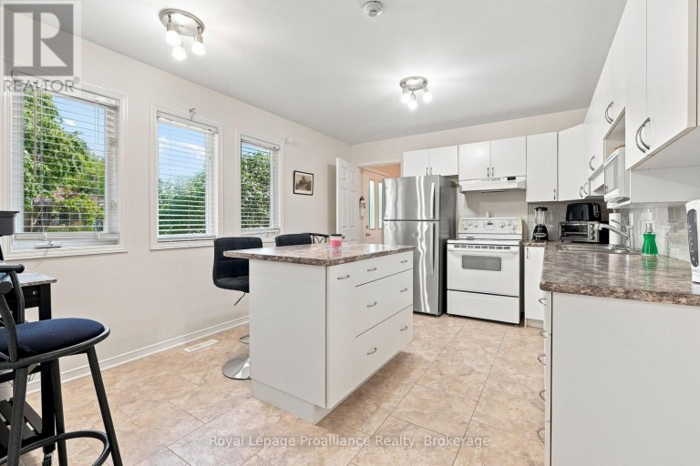 11 MONROE COURT, Prince Edward County (Wellington Ward), Ontario, K0K3L0