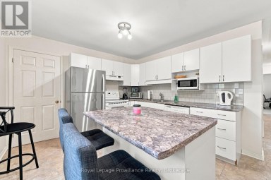 11 MONROE COURT Prince Edward County (Wellington Ward) Ontario photo 7