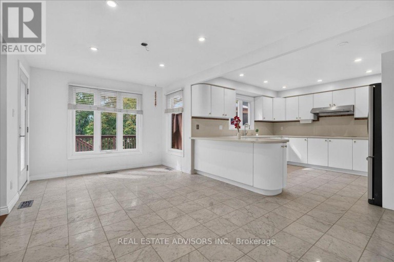 1 BRONTE ROAD, Markham (Thornlea), Ontario, L3T7H5