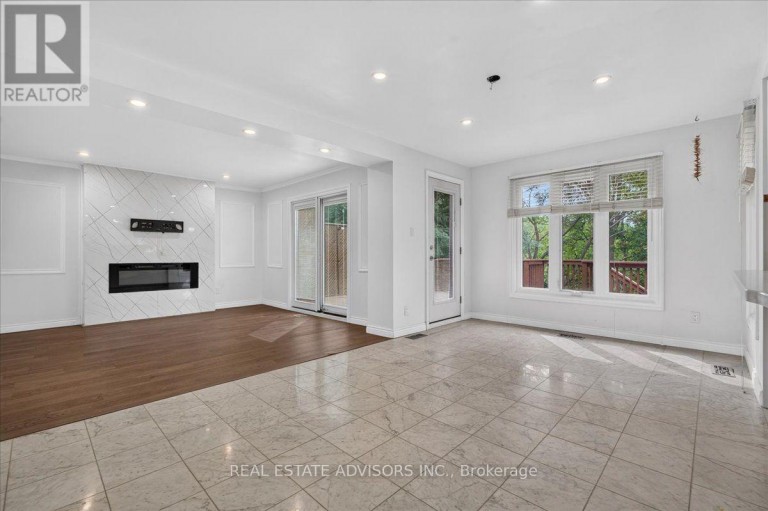 1 BRONTE ROAD, Markham (Thornlea), Ontario, L3T7H5