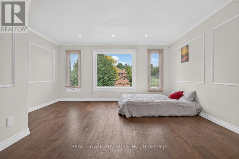 1 BRONTE ROAD, Markham (Thornlea), Ontario, L3T7H5