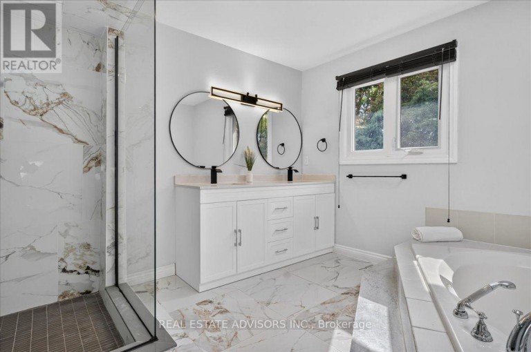 1 BRONTE ROAD, Markham (Thornlea), Ontario, L3T7H5