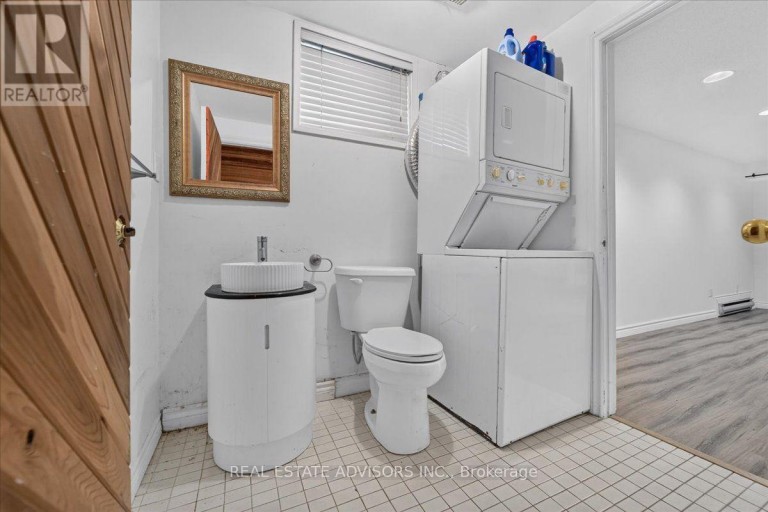 1 BRONTE ROAD, Markham (Thornlea), Ontario, L3T7H5