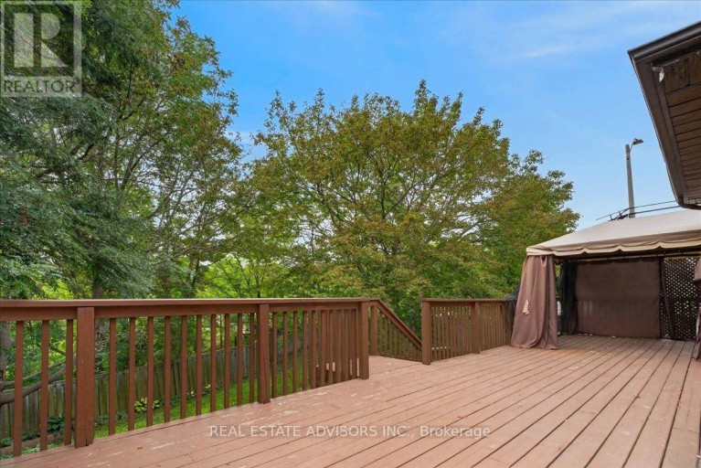 1 BRONTE ROAD, Markham (Thornlea), Ontario, L3T7H5