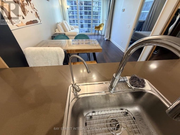 703 - 1 VALHALLA INN ROAD, Toronto (Islington-City Centre West), Ontario, M9B1S9