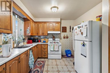 201 DERRYDOWN ROAD Toronto (York University Heights) Ontario photo 15