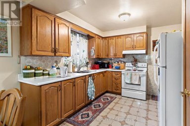 201 DERRYDOWN ROAD Toronto (York University Heights) Ontario photo 16