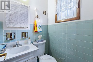 201 DERRYDOWN ROAD Toronto (York University Heights) Ontario photo 20