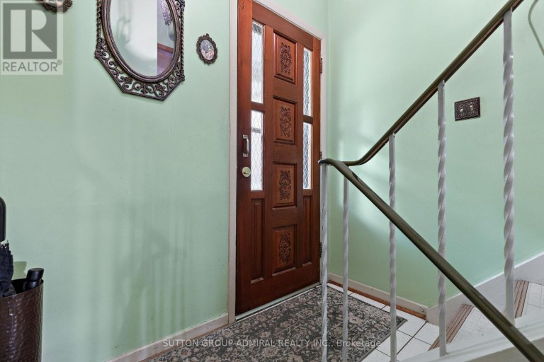 201 DERRYDOWN ROAD, Toronto (York University Heights), Ontario, M3J1S2