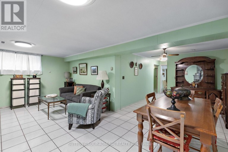 201 DERRYDOWN ROAD, Toronto (York University Heights), Ontario, M3J1S2