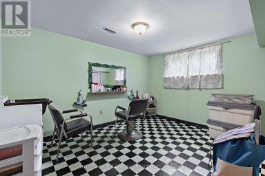 201 DERRYDOWN ROAD Toronto (York University Heights) Ontario photo 34