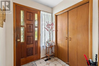 201 DERRYDOWN ROAD Toronto (York University Heights) Ontario photo 4