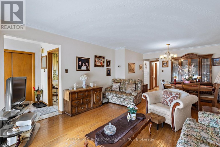 201 DERRYDOWN ROAD, Toronto (York University Heights), Ontario, M3J1S2