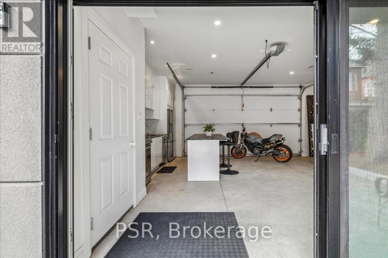40 STANLEY AVENUE, Hamilton (Kirkendall), Ontario, L8P2L1