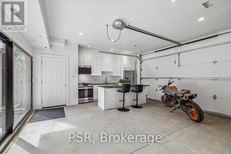 40 STANLEY AVENUE, Hamilton (Kirkendall), Ontario, L8P2L1