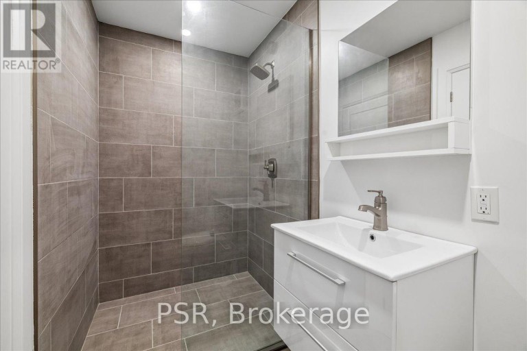 40 STANLEY AVENUE, Hamilton (Kirkendall), Ontario, L8P2L1