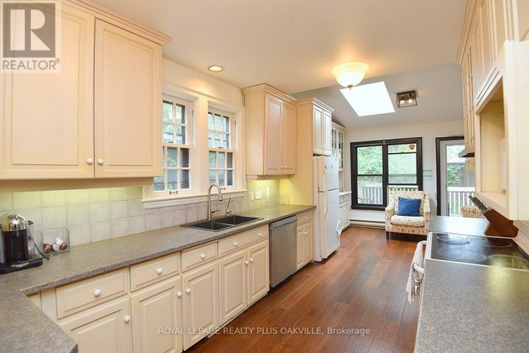 1236 KING STREET W, Hamilton (Westdale), Ontario, L8S1M6