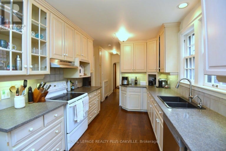 1236 KING STREET W, Hamilton (Westdale), Ontario, L8S1M6