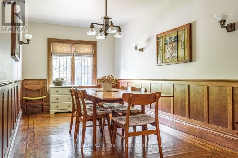 2 OAK KNOLL DRIVE, Hamilton (Westdale), Ontario, L8S4C2