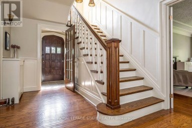 2 OAK KNOLL DRIVE Hamilton (Westdale) Ontario photo 3