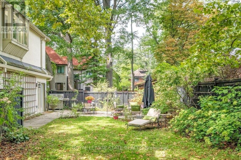 2 OAK KNOLL DRIVE, Hamilton (Westdale), Ontario, L8S4C2