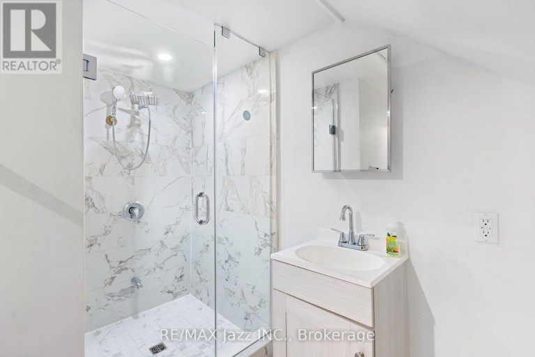 152 ELGIN STREET E, Oshawa (O'Neill), Ontario, L1G1T3