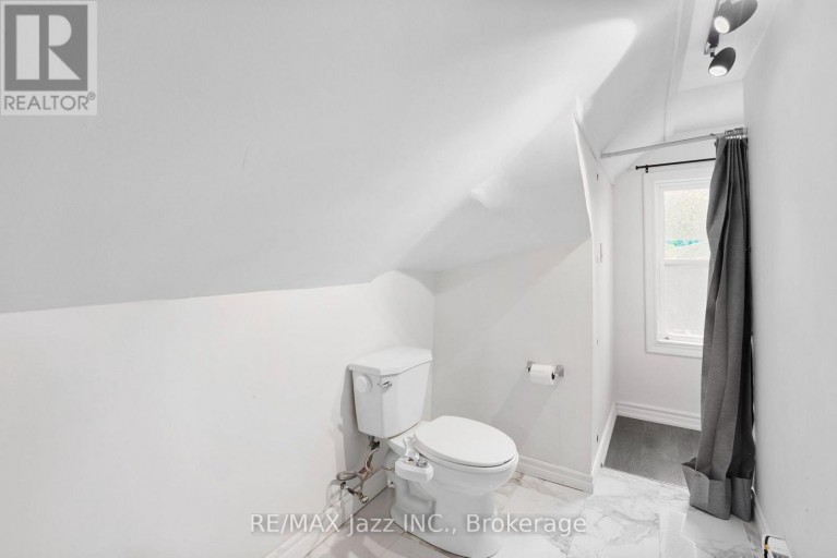 152 ELGIN STREET E, Oshawa (O'Neill), Ontario, L1G1T3