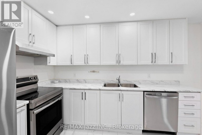 152 ELGIN STREET E, Oshawa (O'Neill), Ontario, L1G1T3
