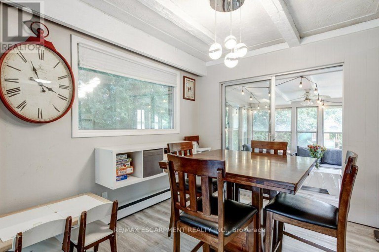 56 BARTON STREET, Hamilton (Waterdown), Ontario, L0R2H0