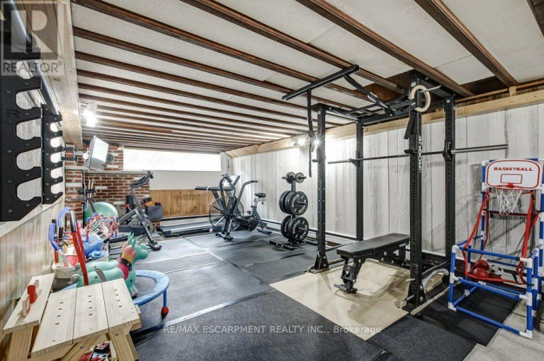56 BARTON STREET, Hamilton (Waterdown), Ontario, L0R2H0