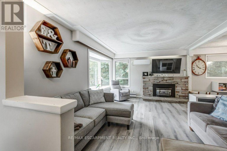 56 BARTON STREET, Hamilton (Waterdown), Ontario, L0R2H0